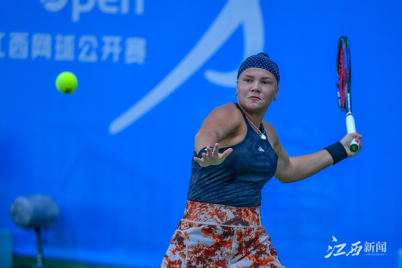 她能够迅速 她能够迅速