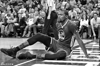 当地铁穿过 当地铁穿过